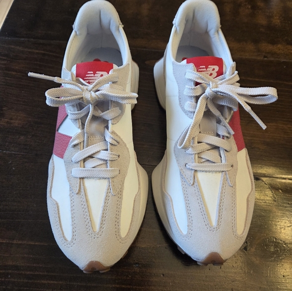 Womens New Balance 327 - Picture 3 of 6